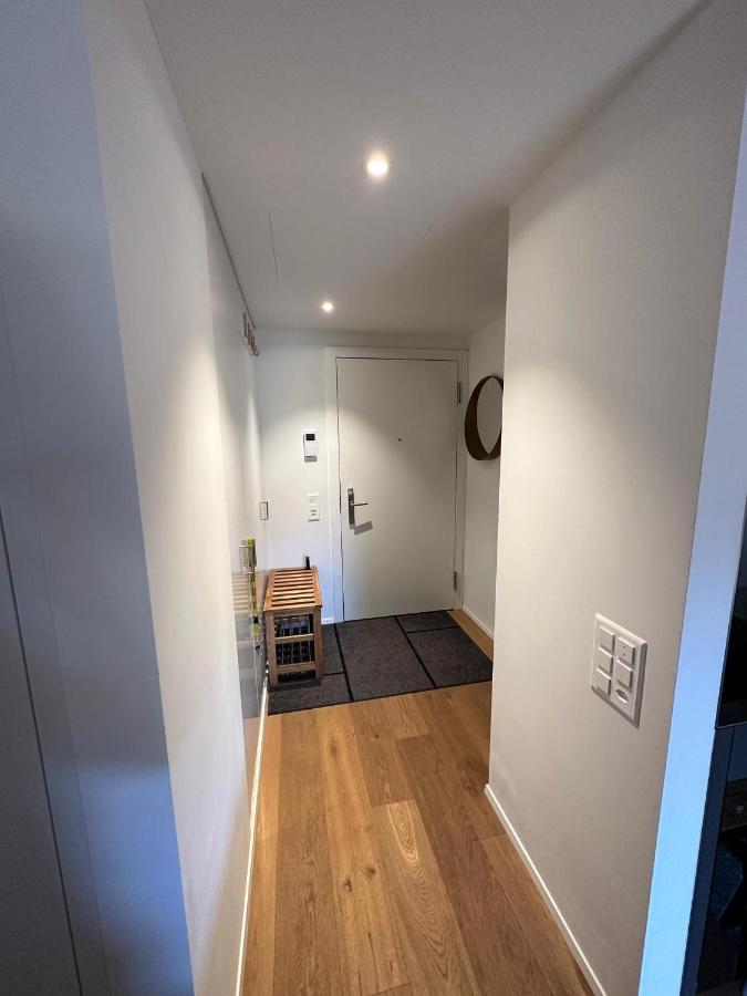Beautiful Sunny New 1 Bed Apt フリムス エクステリア 写真