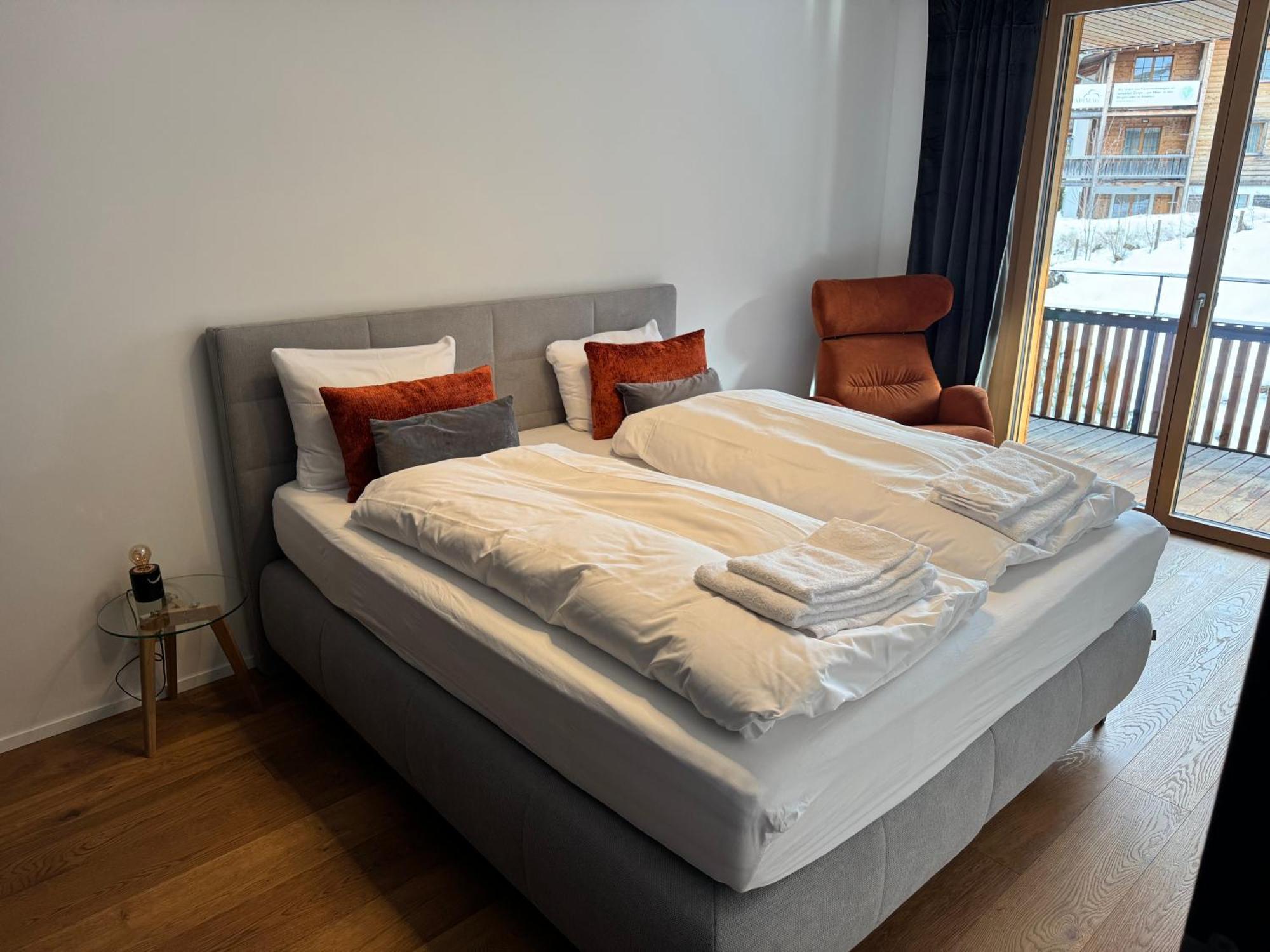 Beautiful Sunny New 1 Bed Apt フリムス エクステリア 写真