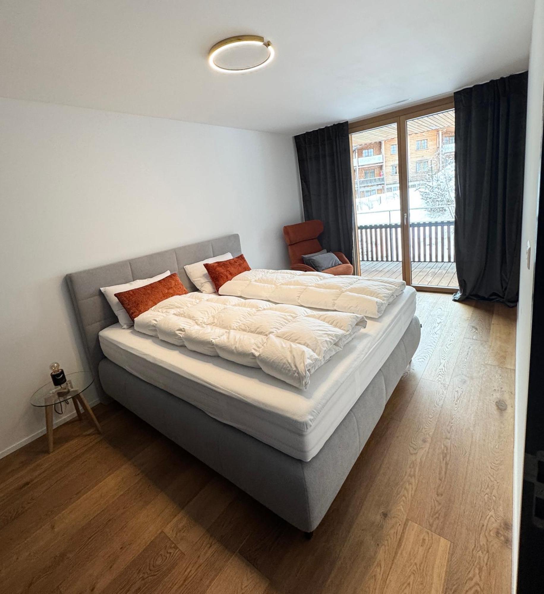 Beautiful Sunny New 1 Bed Apt フリムス エクステリア 写真