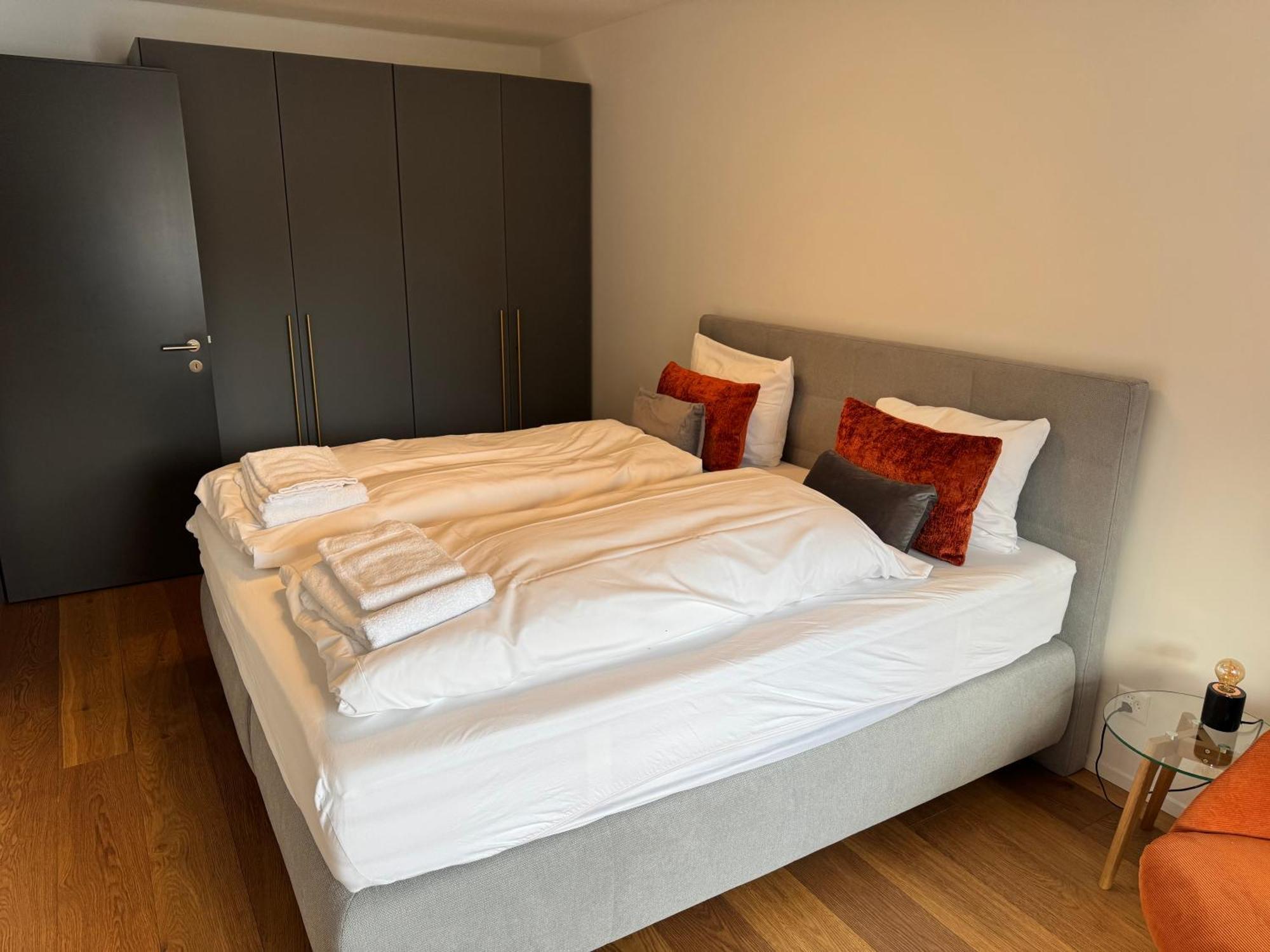 Beautiful Sunny New 1 Bed Apt フリムス エクステリア 写真